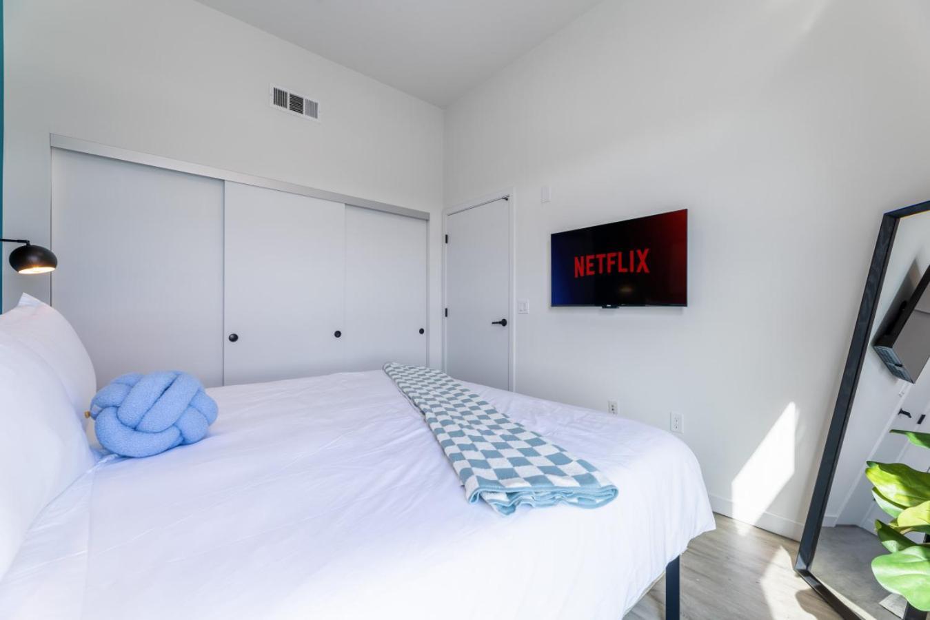 Apartment Modern Living, Stunning Views, 1mile To Dodger Stadium *