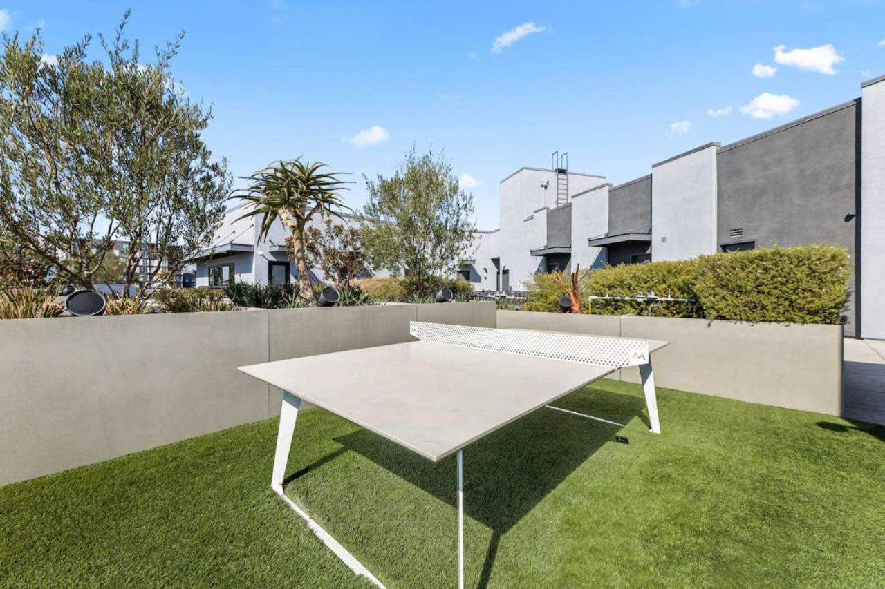 Apartment Modern Living, Stunning Views, 1mile To Dodger Stadium *
