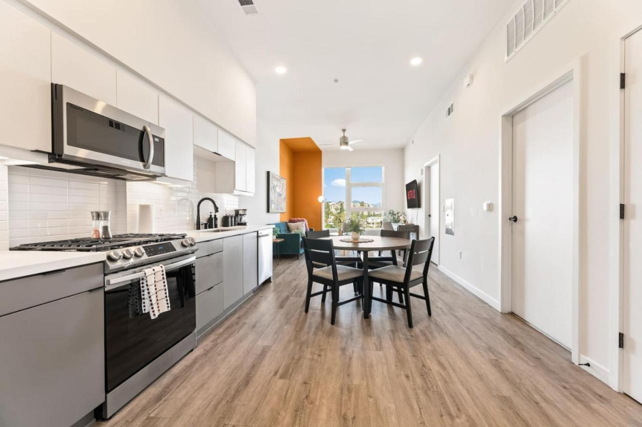 Modern Living, Stunning Views, 1mile To Dodger Stadium Apartment Los Angeles